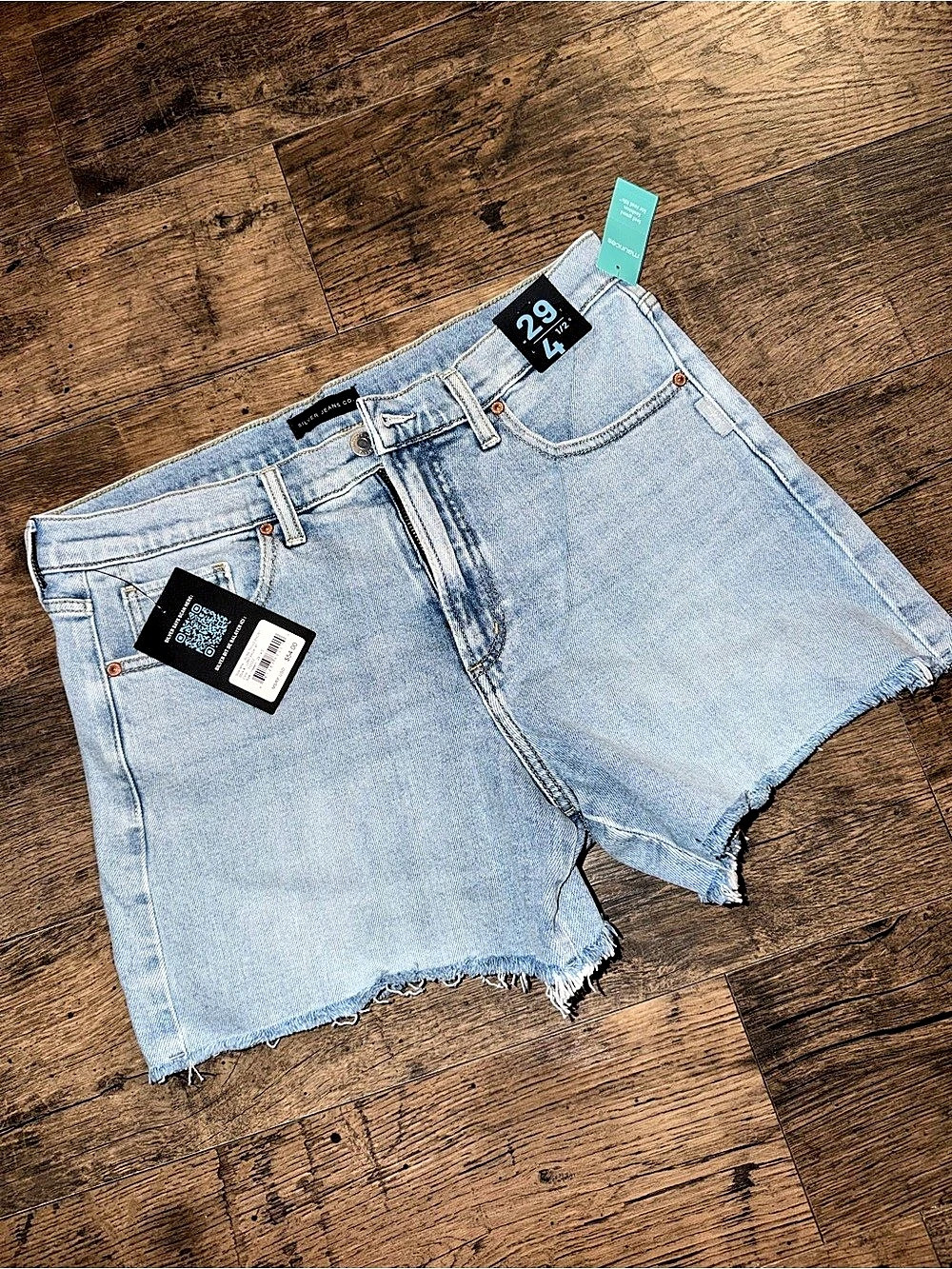 Silver Jeans Co. Sure Thing High Rise Short. Waist 29 Blue